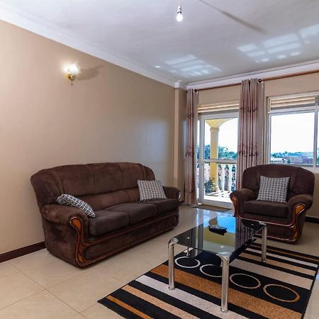 Karibu Bb Suites Entebbe Ngoại thất bức ảnh