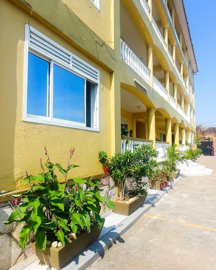 Karibu Bb Suites Entebbe Ngoại thất bức ảnh