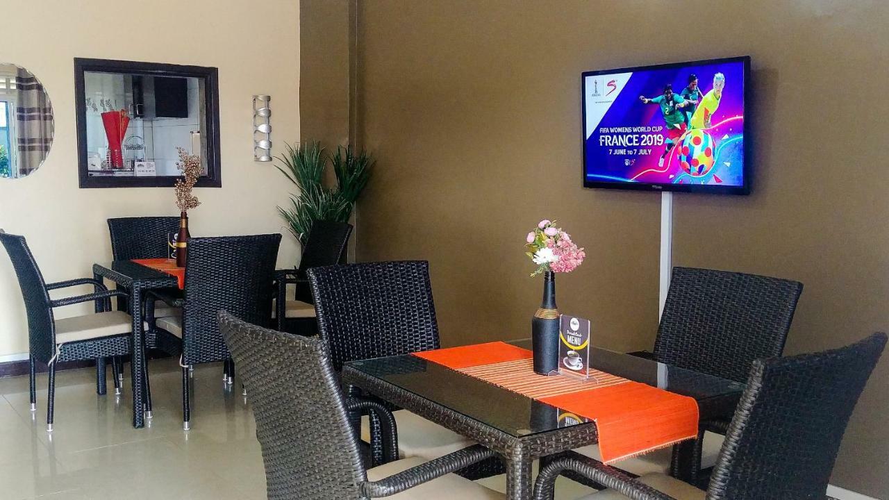 Karibu Bb Suites Entebbe Ngoại thất bức ảnh